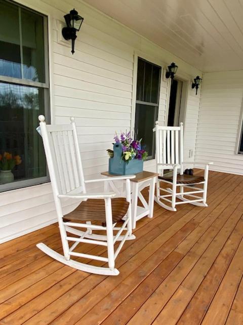 Gray'S Manor - Lake Memphremagog Apartment Newport Exterior photo